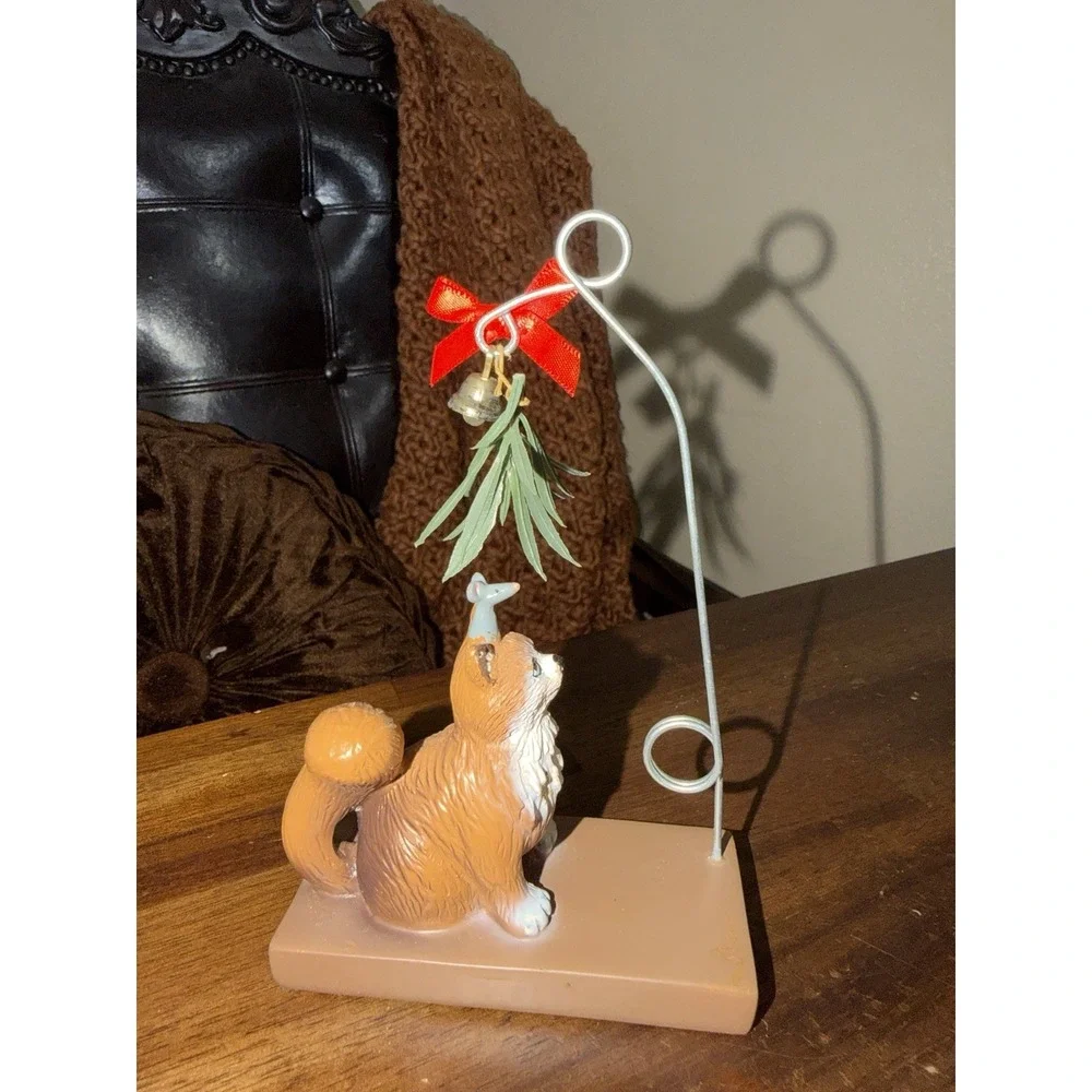 Christmas Cat Mouse Meet Me Under The Mistletoe 6